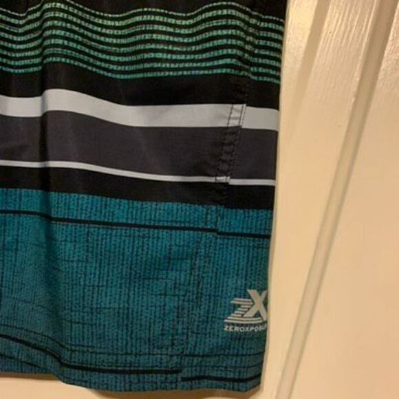 Zeroxposur Size Small Board Shorts “New” - Picture 2 of 4
